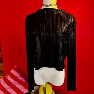 OAK + FORT Black Long Sleeve Pleated blouse